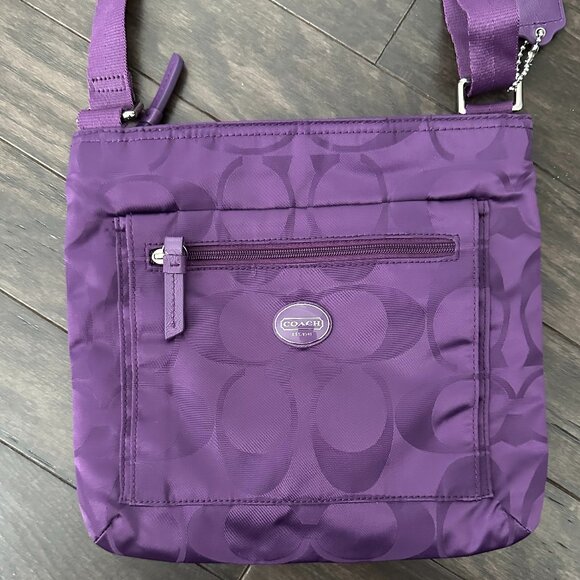 Coach Signature Getaway Purple Nylon File Crossbody Handbag  L1380-F77408 - Picture 2 of 9